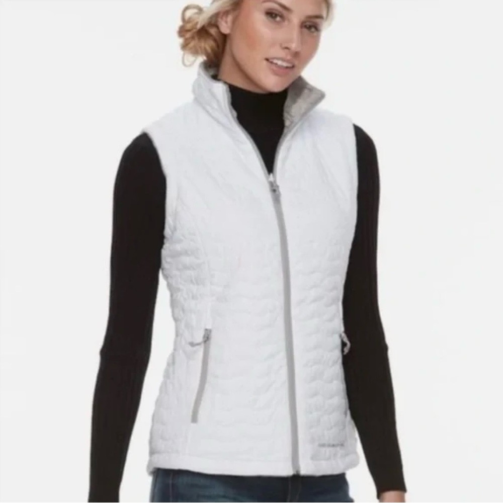 Free country women’s size large reversible, puffer vest white, and gray color